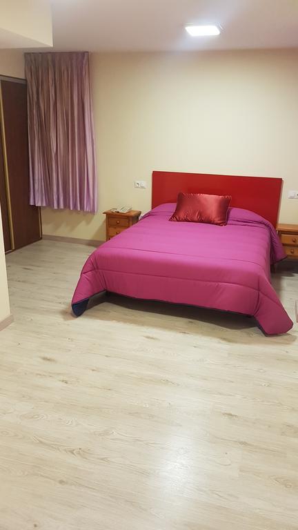 Hostal Orly Camponaraya Εξωτερικό φωτογραφία