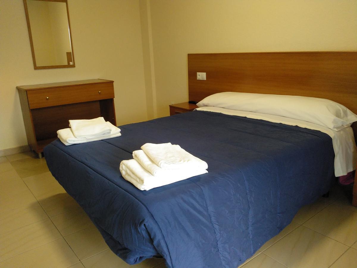 Hostal Orly Camponaraya Εξωτερικό φωτογραφία