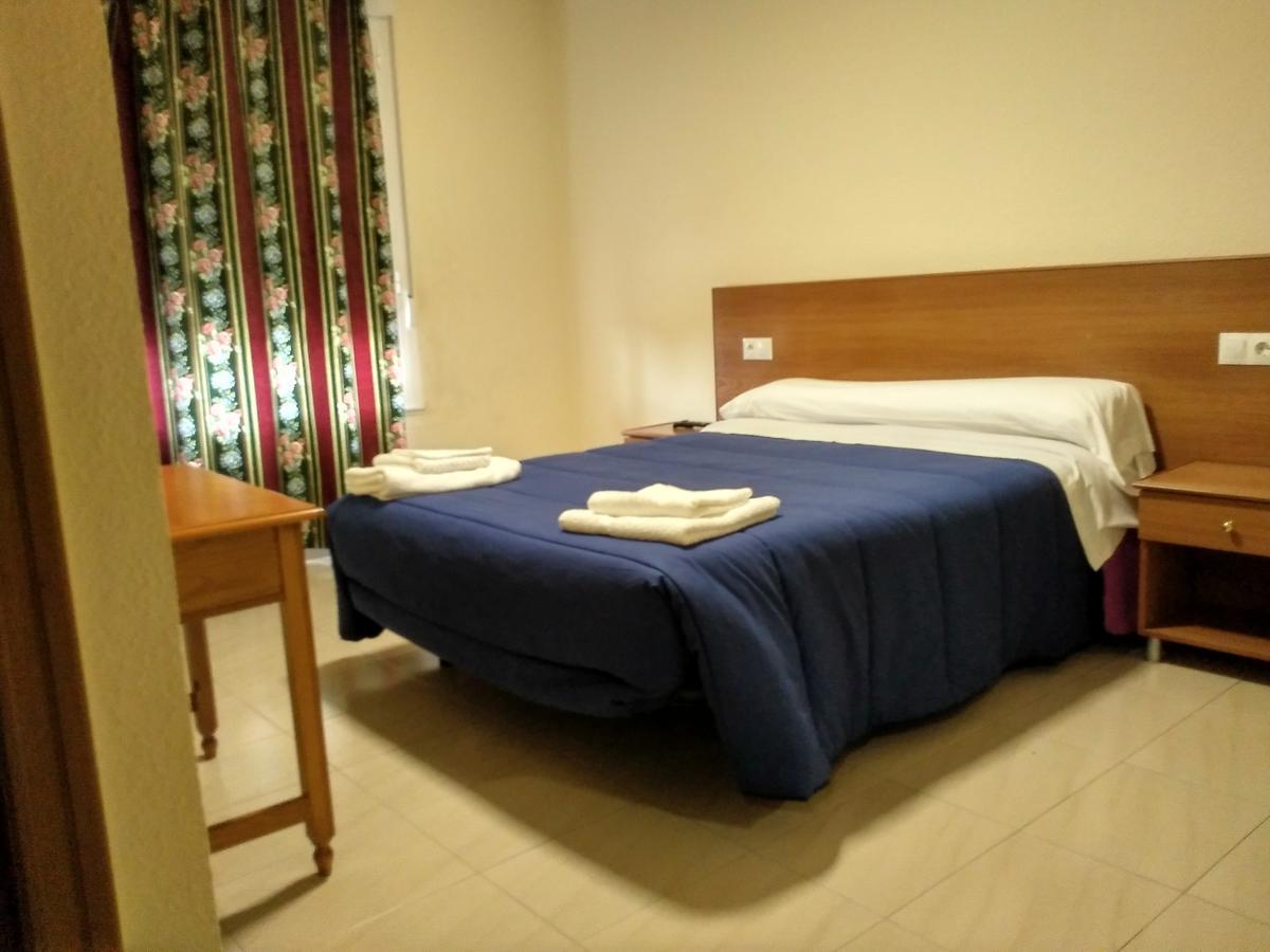 Hostal Orly Camponaraya Εξωτερικό φωτογραφία