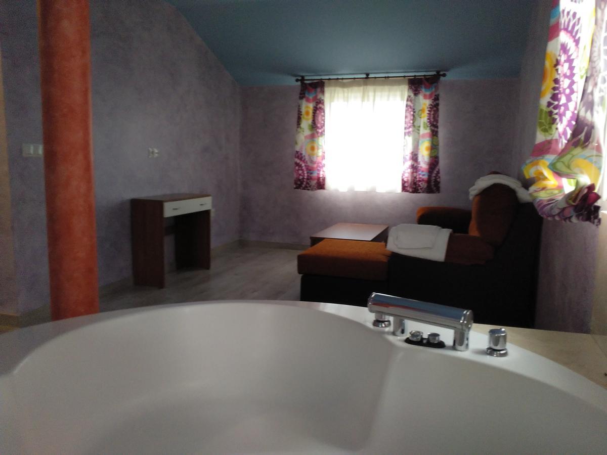 Hostal Orly Camponaraya Εξωτερικό φωτογραφία